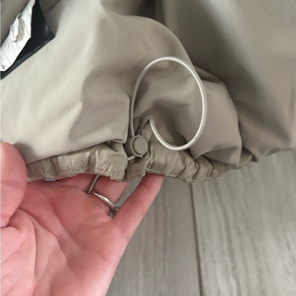 Lululemon Tan/Taupe Wunder Puff Jacket Size 12 - Picture 9 of 14